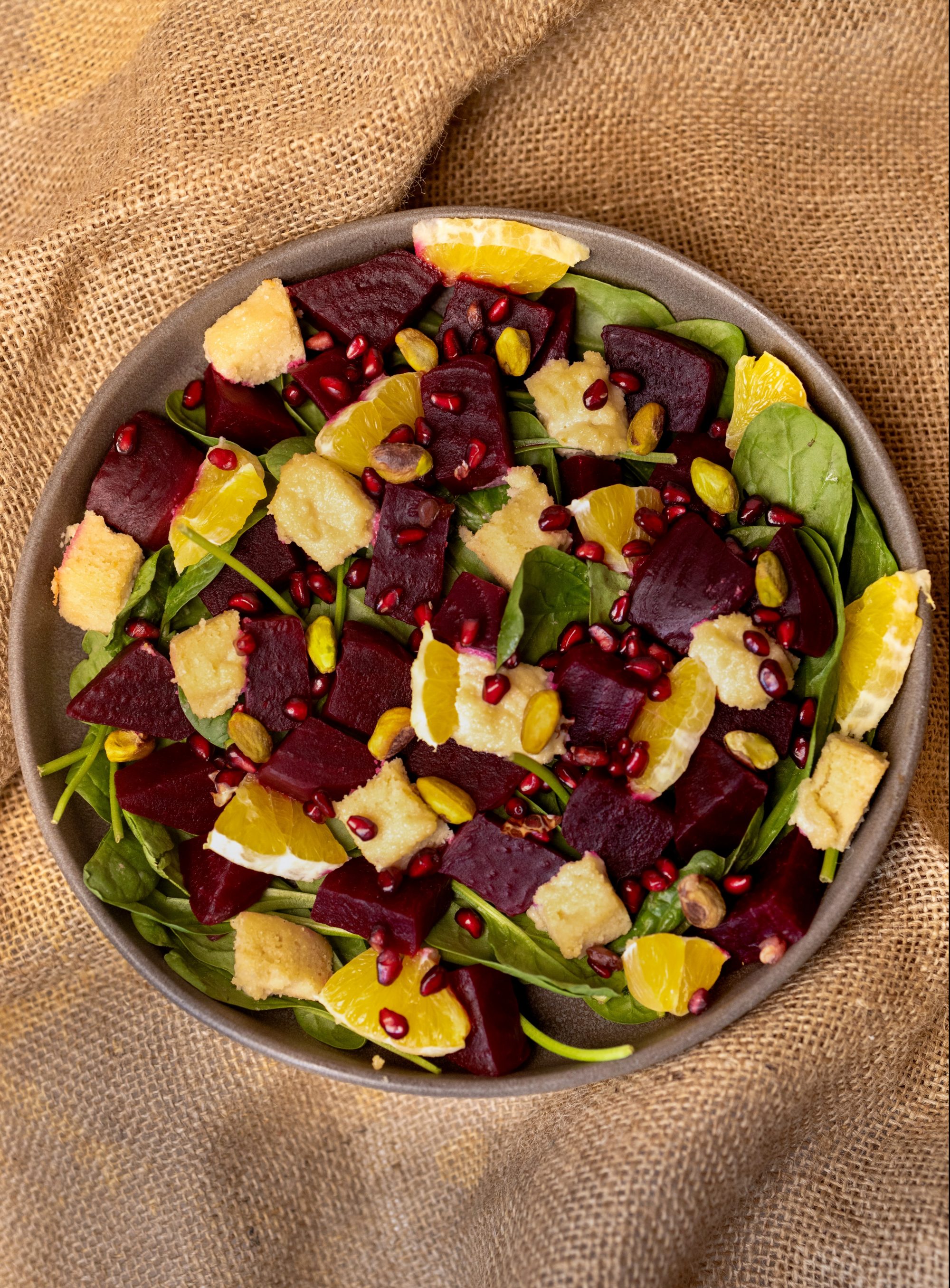 Σαλάτα Παντζάρι με Πορτοκάλι και Φέτα Αμυγδάλου