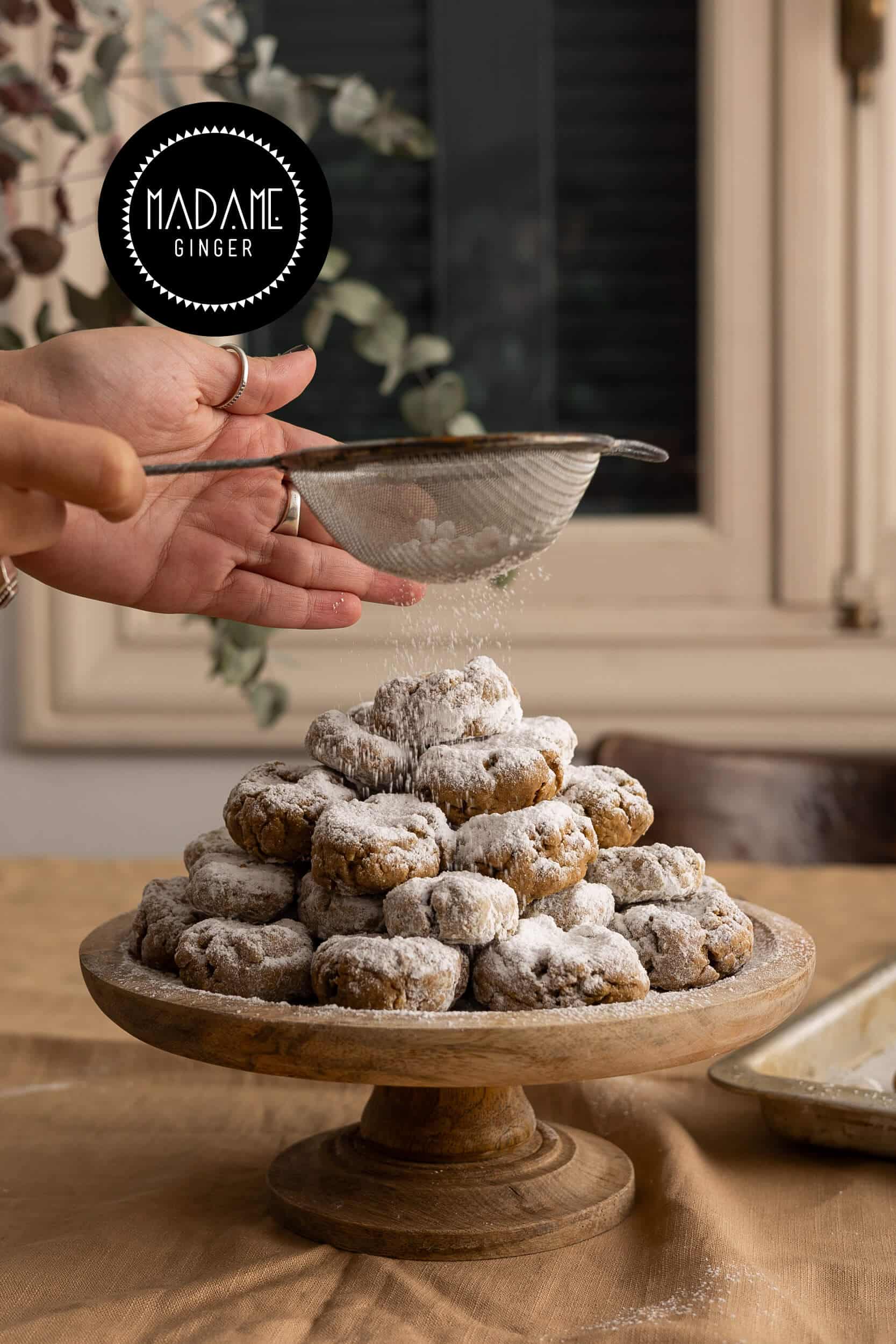 Αφράτοι Κουραμπιέδες με Φιστικοβούτυρο Αιγίνης